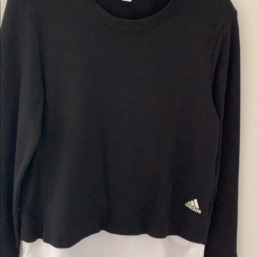 Black Adidas crew neck women’s sweatshirt